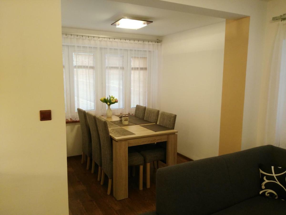Apartman Eskadra 02 Горні-Мала-Упа Екстер'єр фото