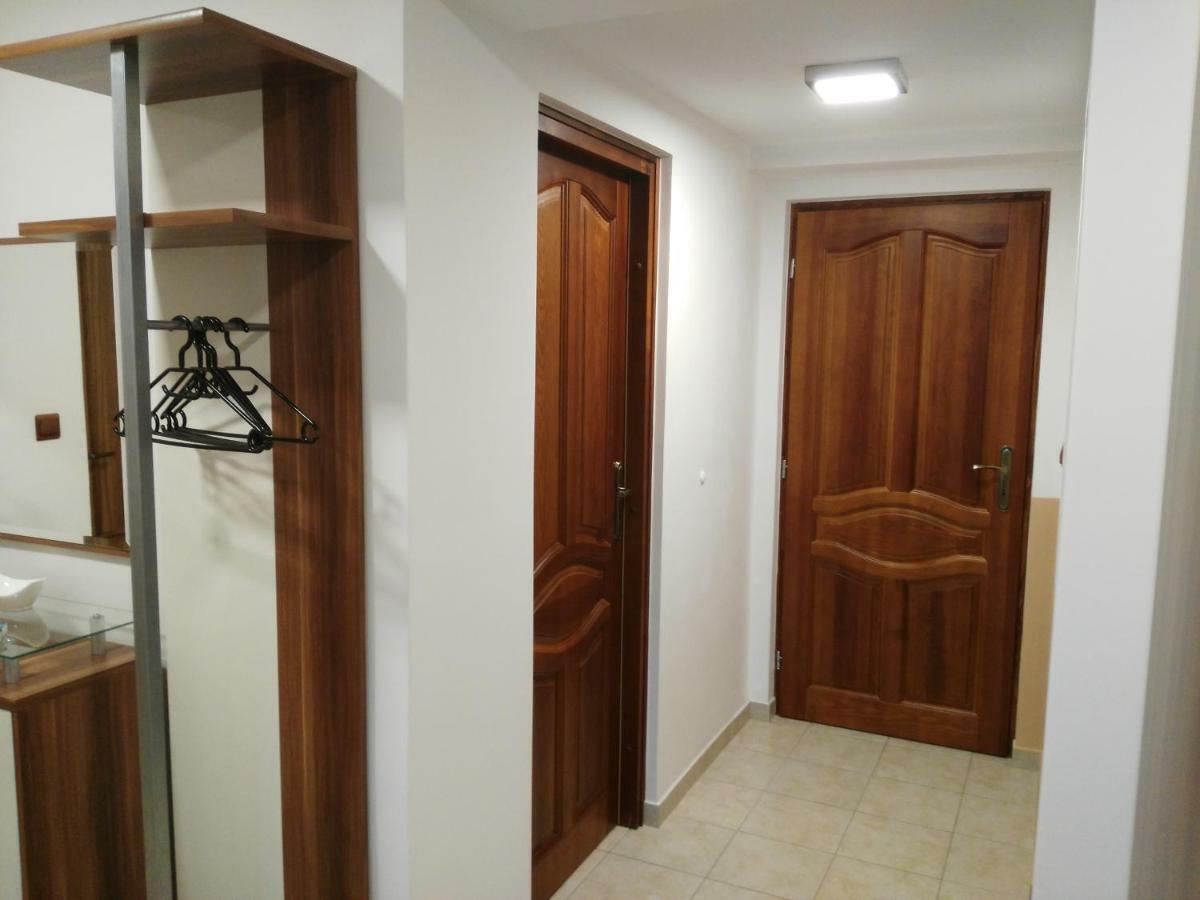 Apartman Eskadra 02 Горні-Мала-Упа Екстер'єр фото
