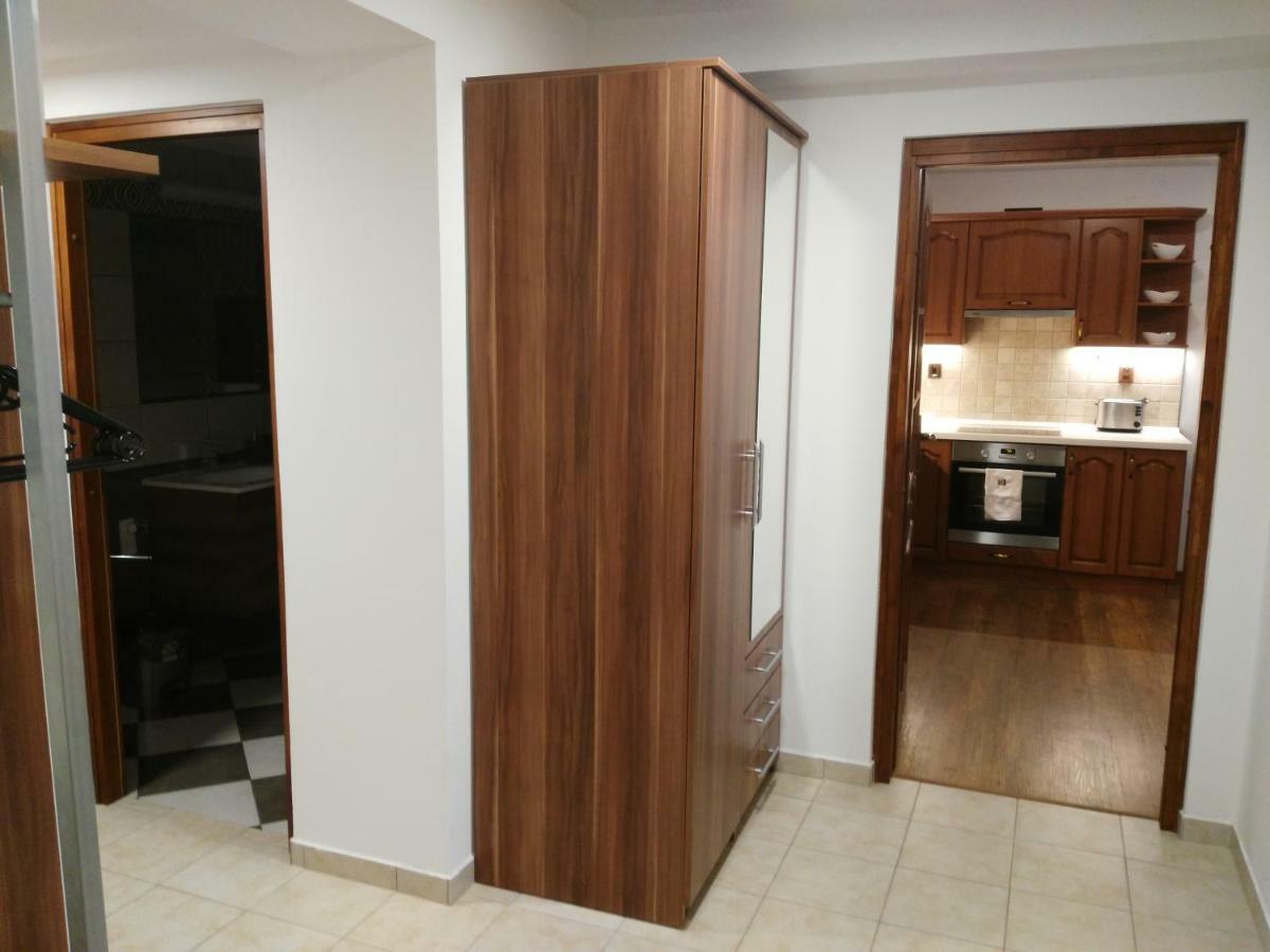 Apartman Eskadra 02 Горні-Мала-Упа Екстер'єр фото
